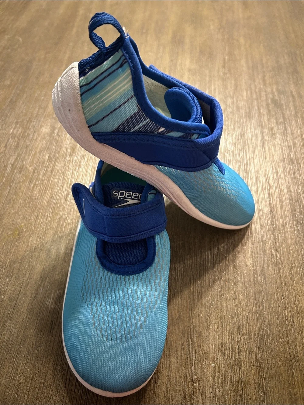 Speedo Kids Blue and Teal Hook-and-Loop Water Shoes, S. XL,11/12, Like New,